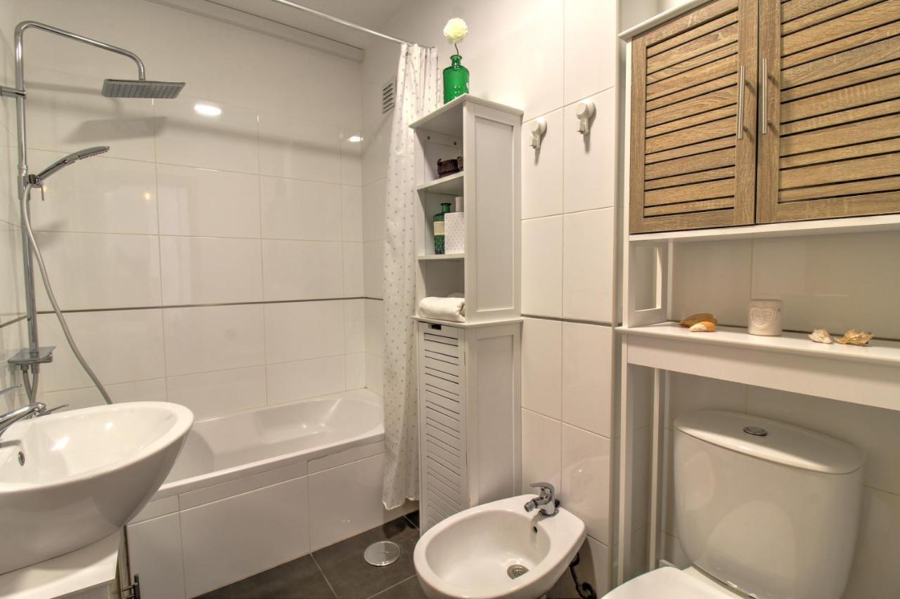 Apartamento Center Location, Ac, Swimming Pool, And Parking Olhão Exterior foto