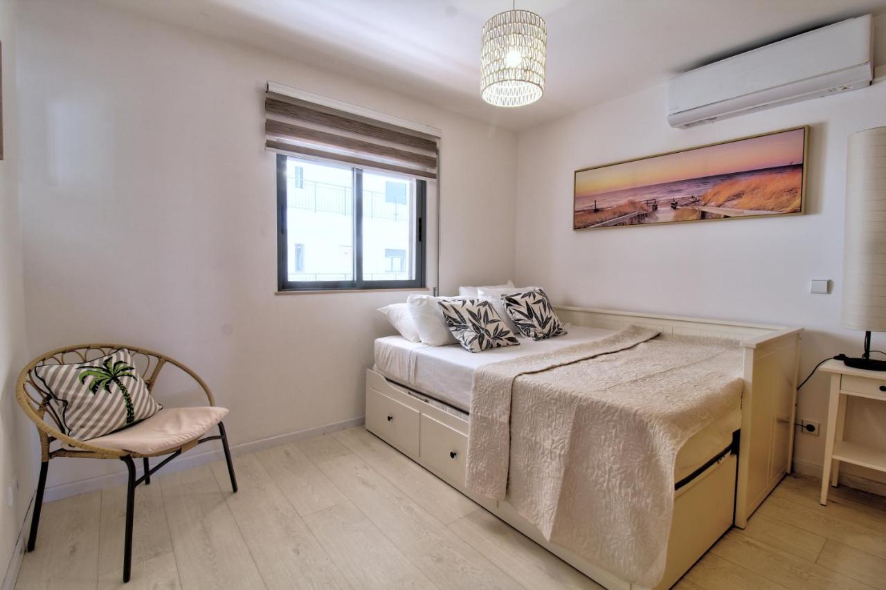 Apartamento Center Location, Ac, Swimming Pool, And Parking Olhão Exterior foto
