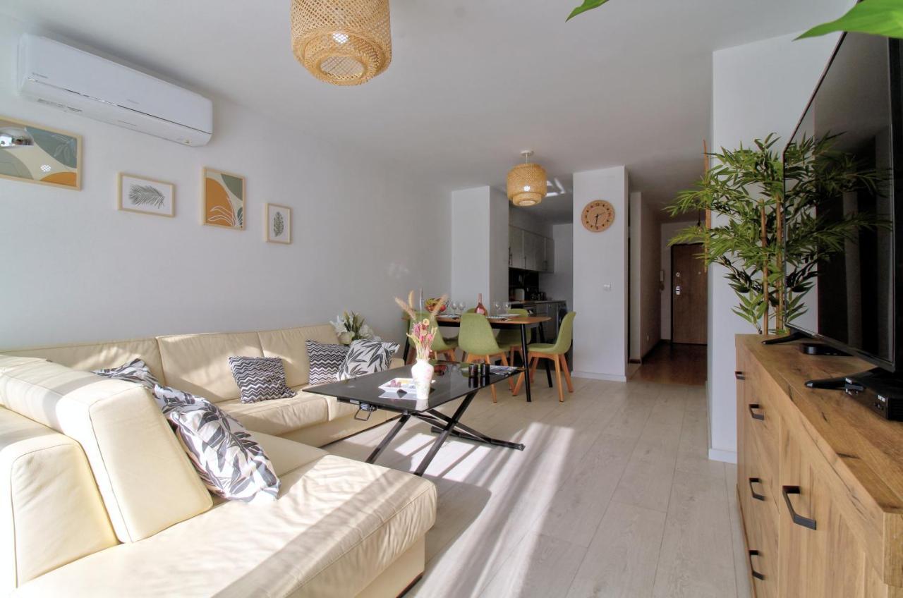 Apartamento Center Location, Ac, Swimming Pool, And Parking Olhão Exterior foto